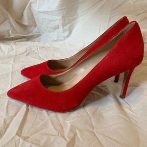 ❤️BANANA RED SUEDE PUMPS❤️